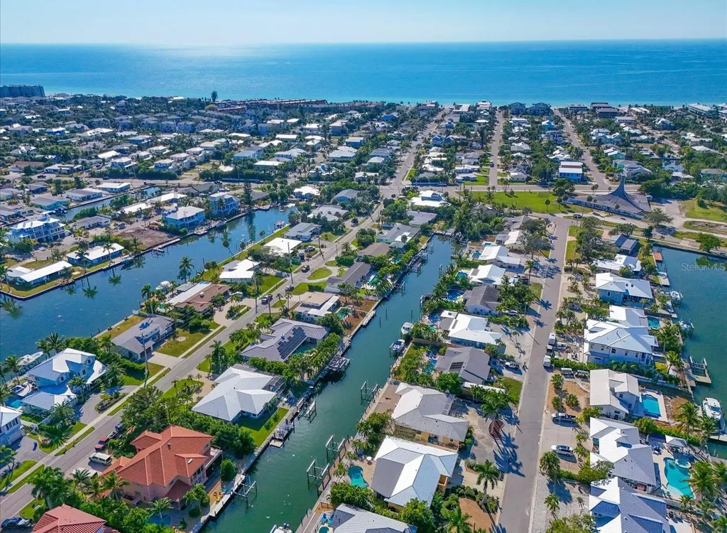 512 Key Royale Drive Holmes Beach FL 34217