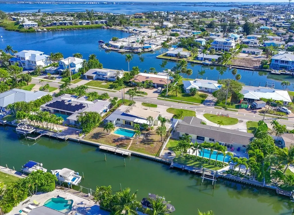 512 Key Royale Drive Holmes Beach FL 34217
