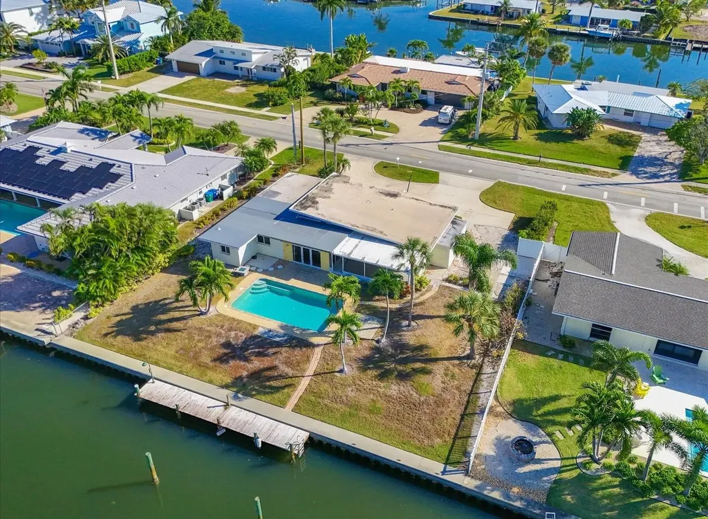 512 Key Royale Drive Holmes Beach FL 34217
