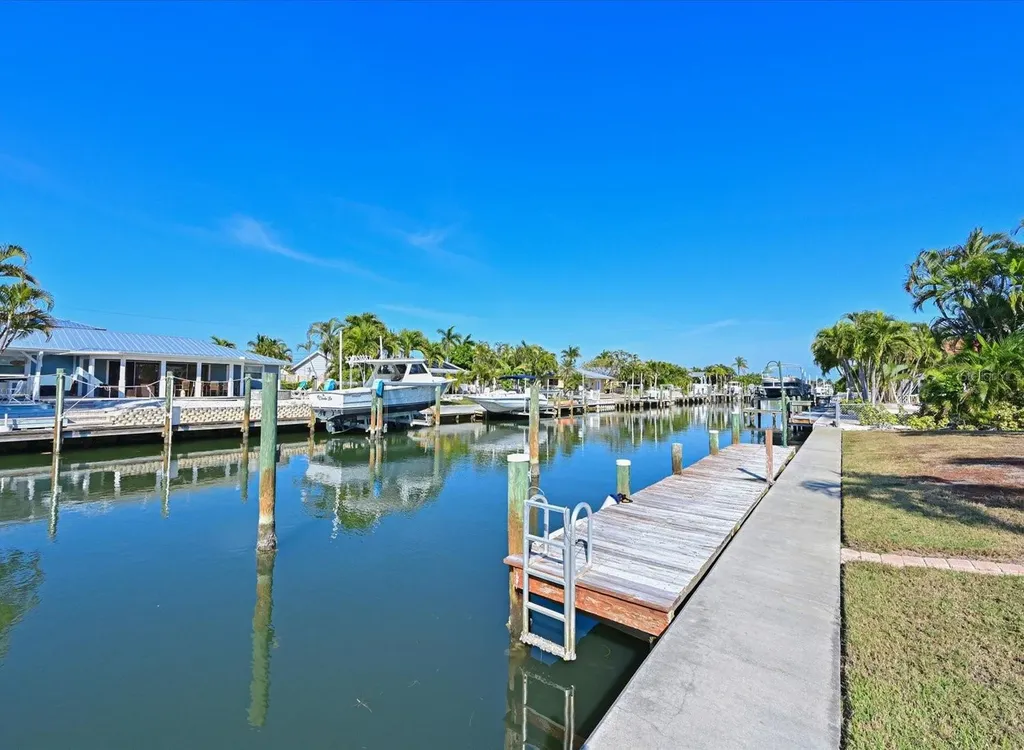 512 Key Royale Drive Holmes Beach FL 34217