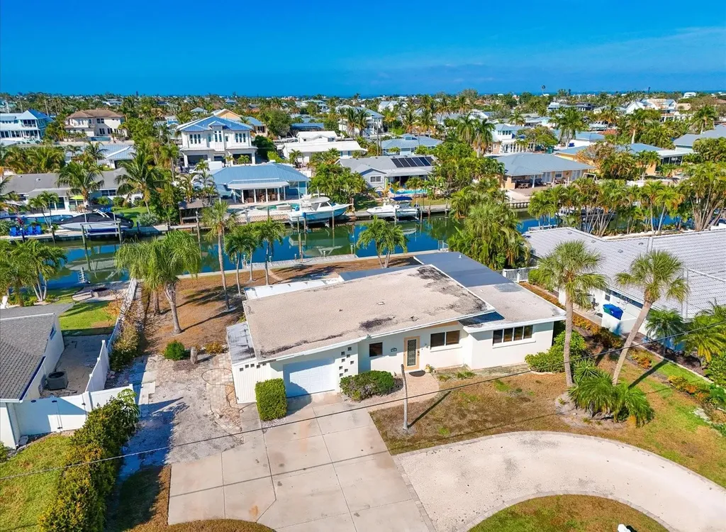 512 Key Royale Drive Holmes Beach FL 34217