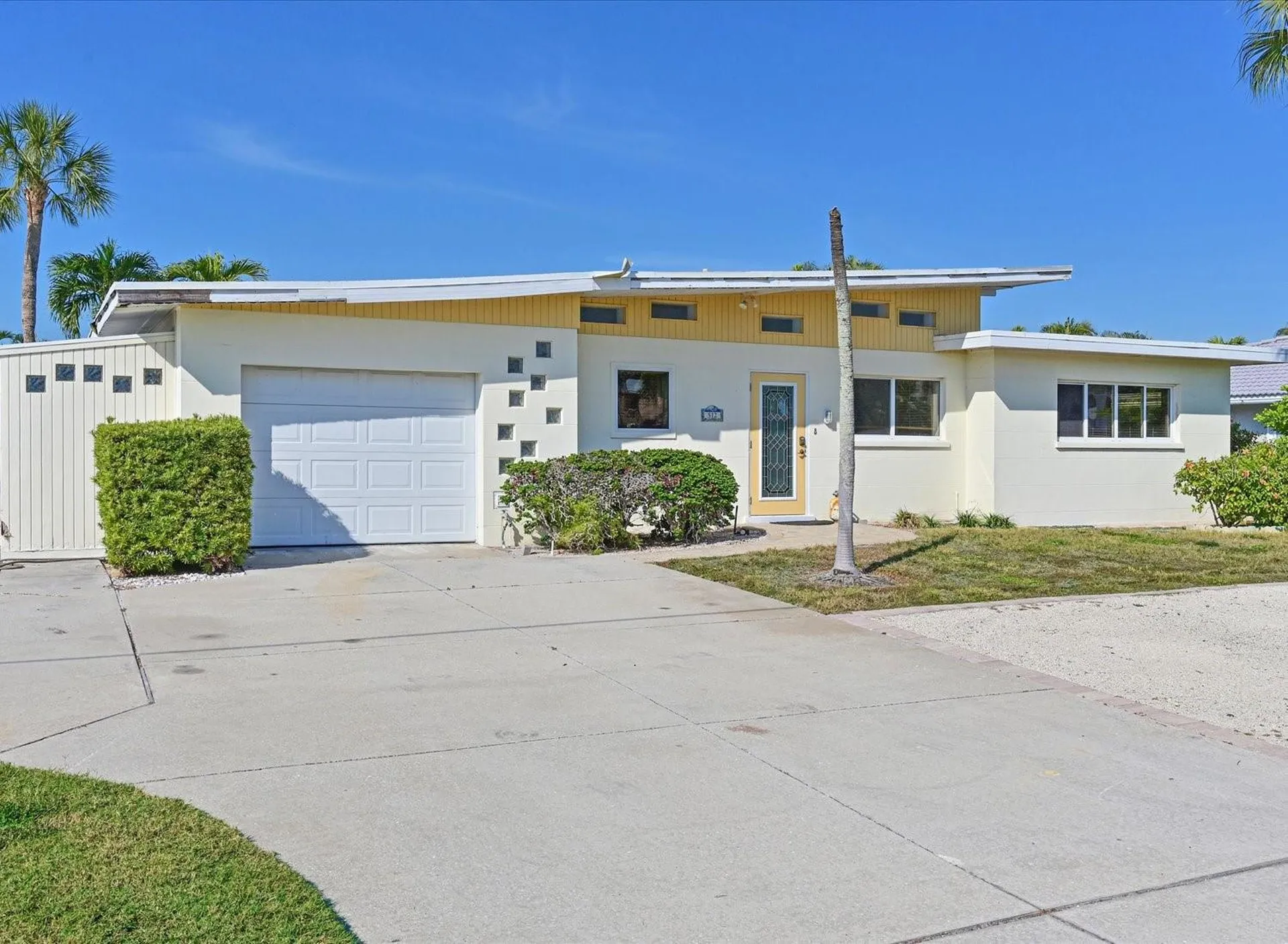512 Key Royale Drive Holmes Beach FL 34217