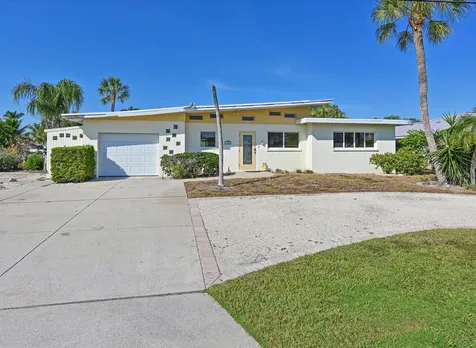 512 Key Royale Drive Holmes Beach FL 34217