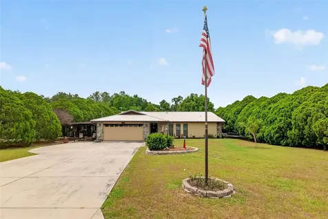 5 Lonesome Pine Trail Yalaha FL 34797