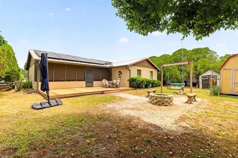 5 Lonesome Pine Trail Yalaha FL 34797