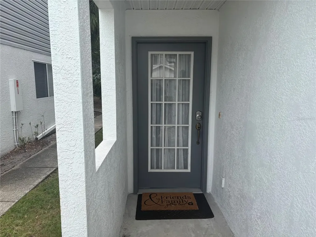 9122 Jakes Path Largo FL 33771