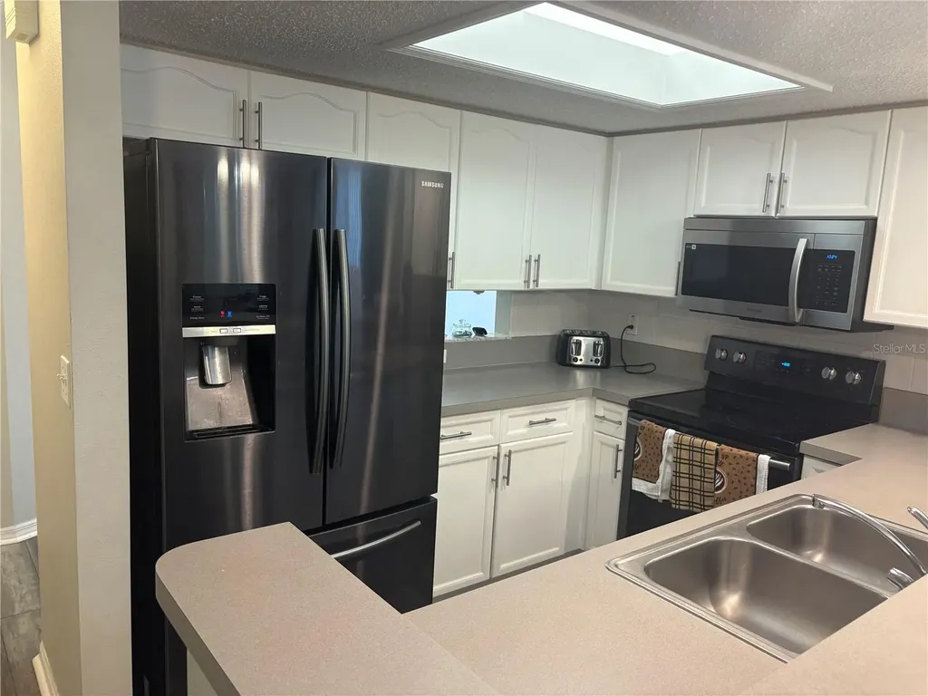 9122 Jakes Path Largo FL 33771