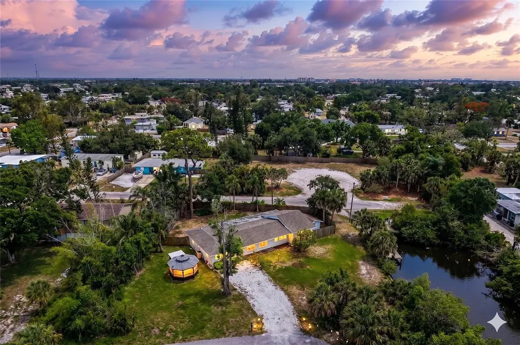 807 Lucille Avenue Nokomis FL 34275