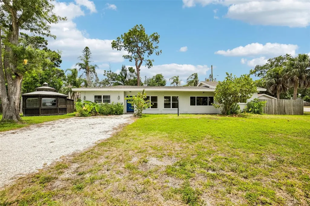 807 Lucille Avenue Nokomis FL 34275