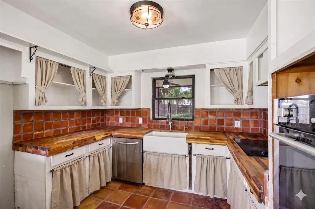 807 Lucille Avenue Nokomis FL 34275