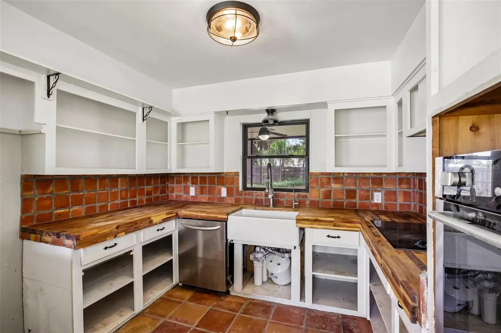 807 Lucille Avenue Nokomis FL 34275