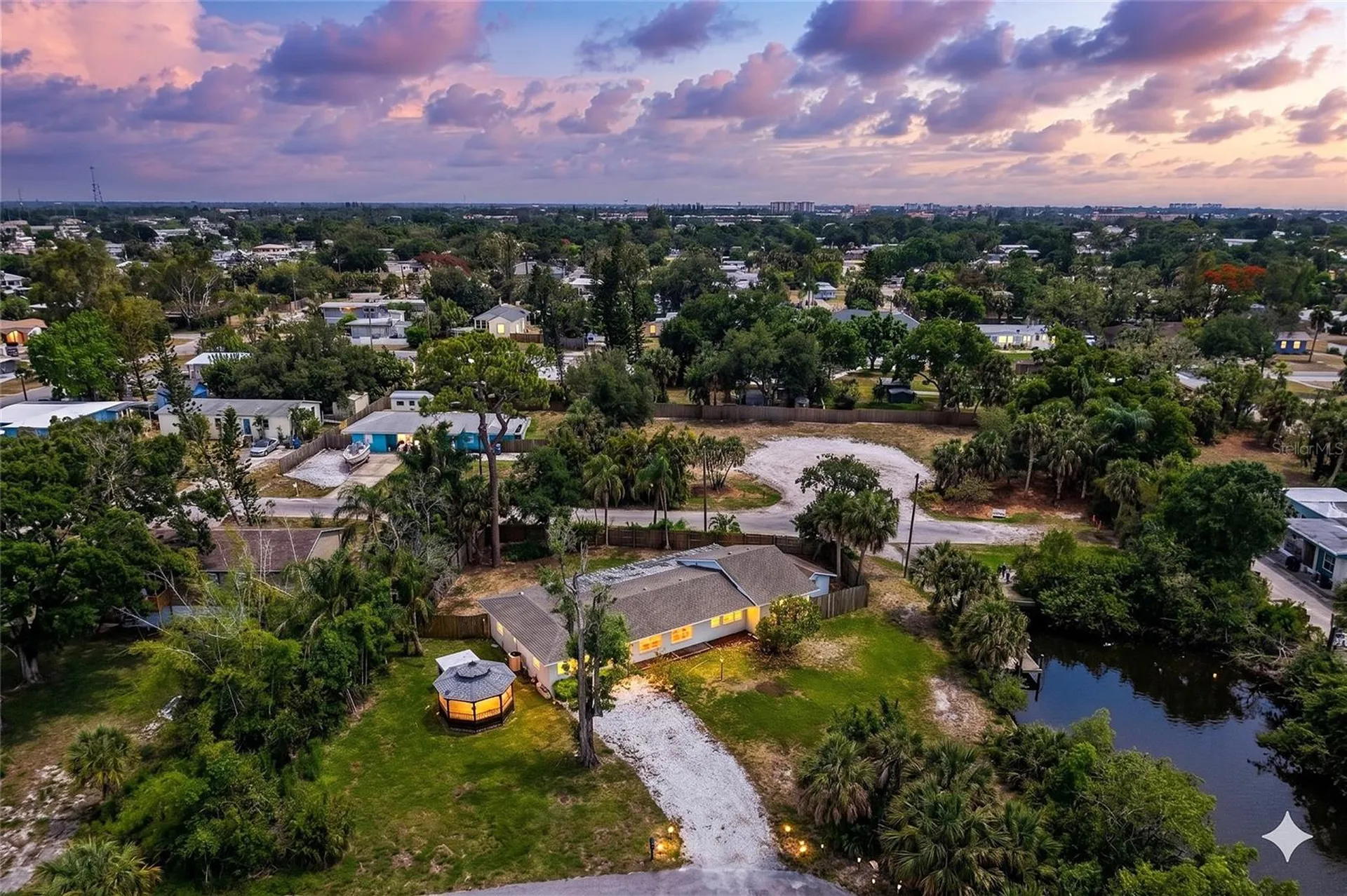 Nokomis FL, 807 Lucille Avenue
