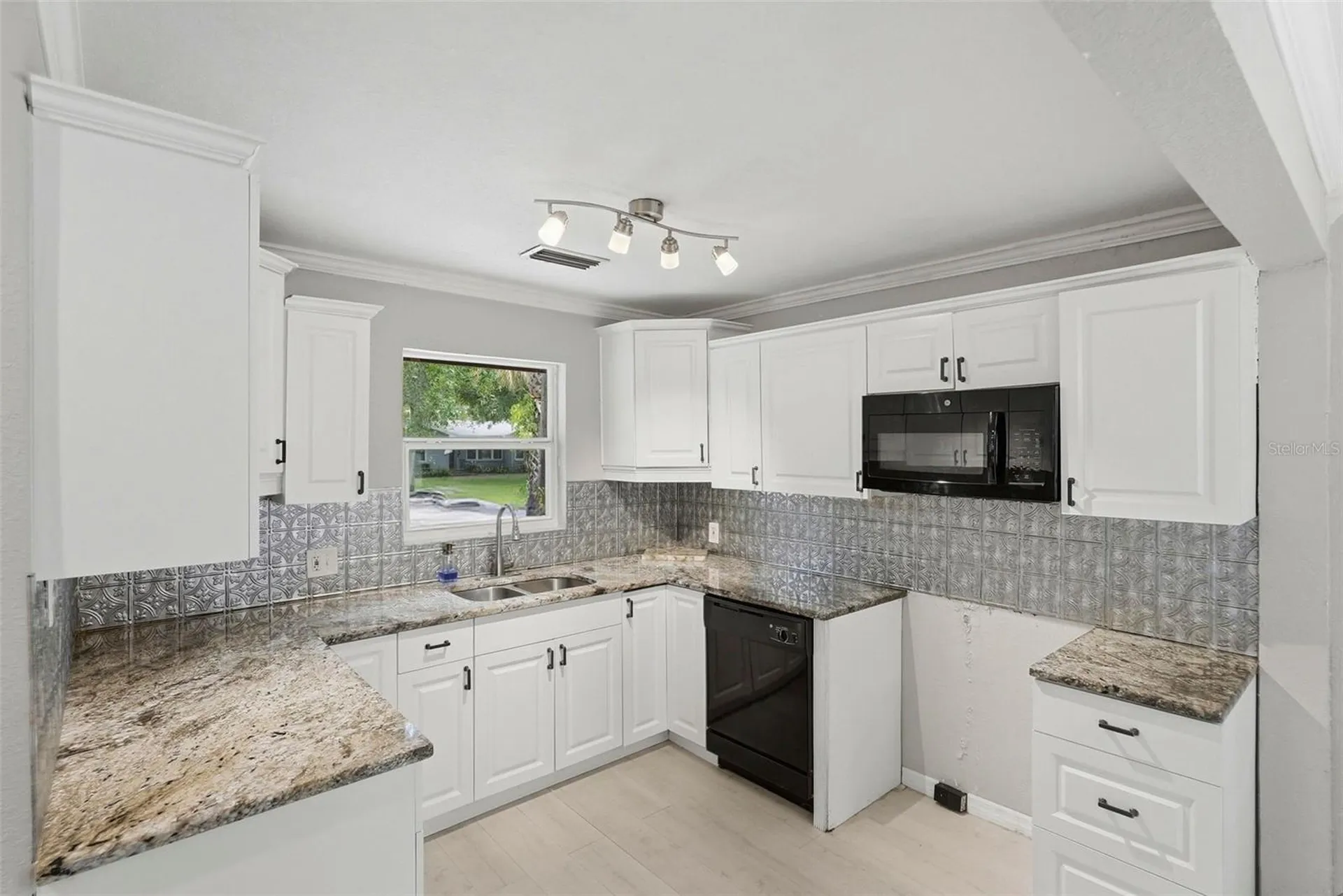5124 19th Street N St Petersburg FL 33714