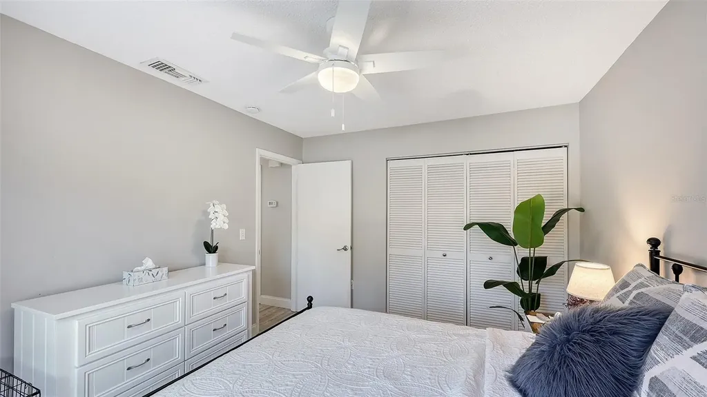 5649 Westwind Lane Sarasota FL 34231