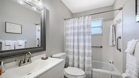 5649 Westwind Lane Sarasota FL 34231