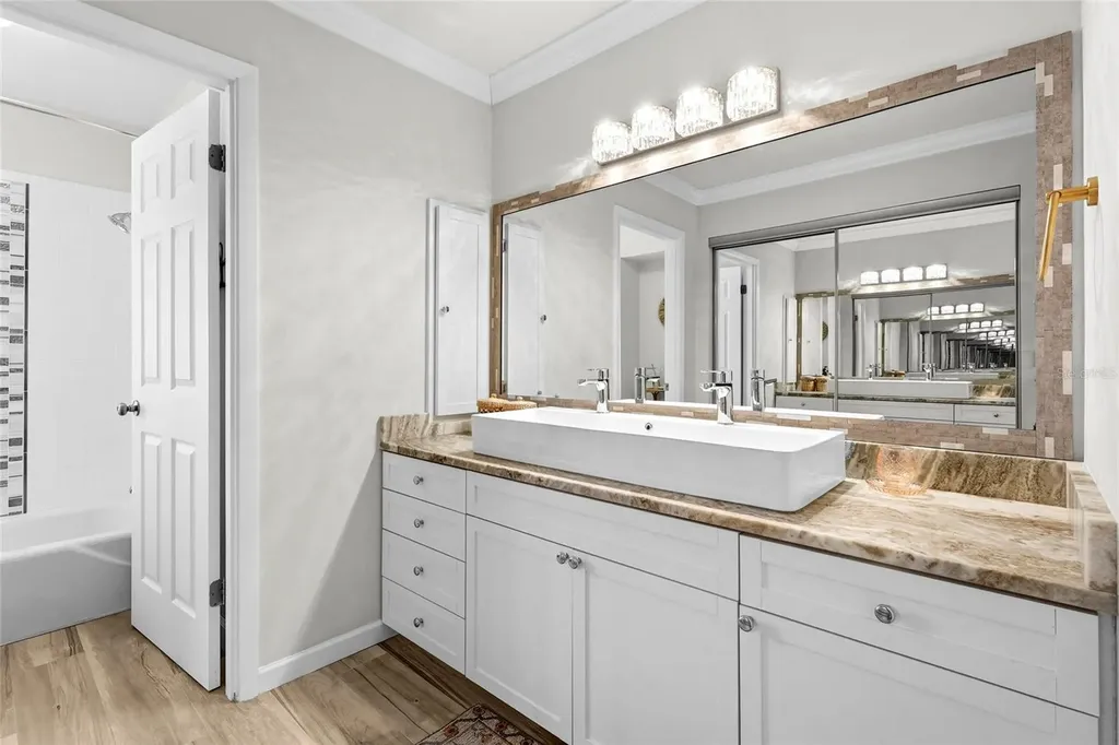2383 Lakeside Mews Sarasota FL 34235
