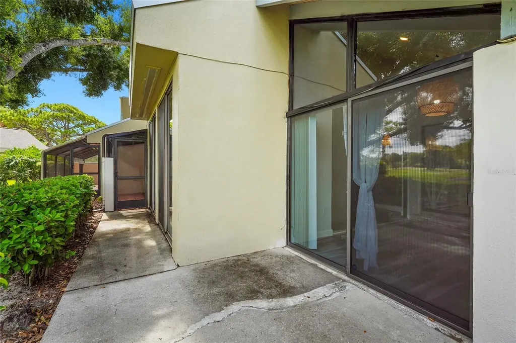 2383 Lakeside Mews Sarasota FL 34235