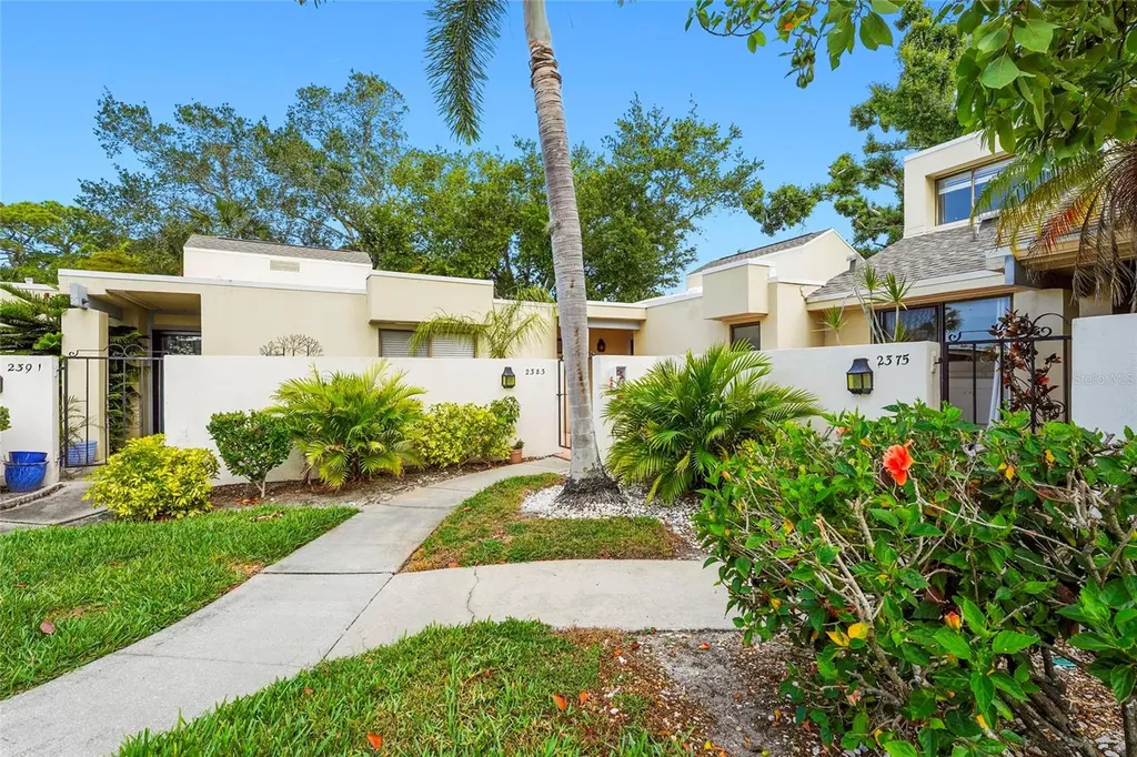 2383 Lakeside Mews Sarasota FL 34235