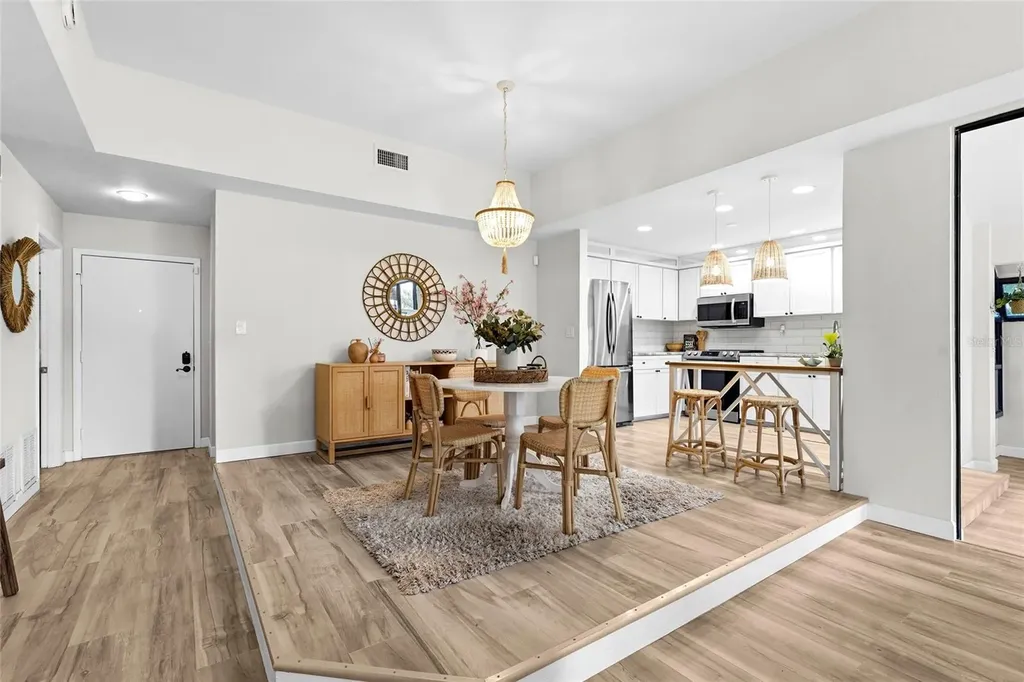 2383 Lakeside Mews Sarasota FL 34235