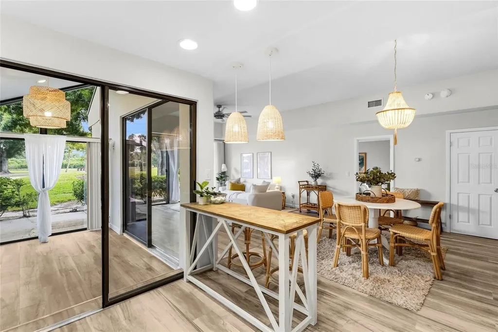 2383 Lakeside Mews Sarasota FL 34235