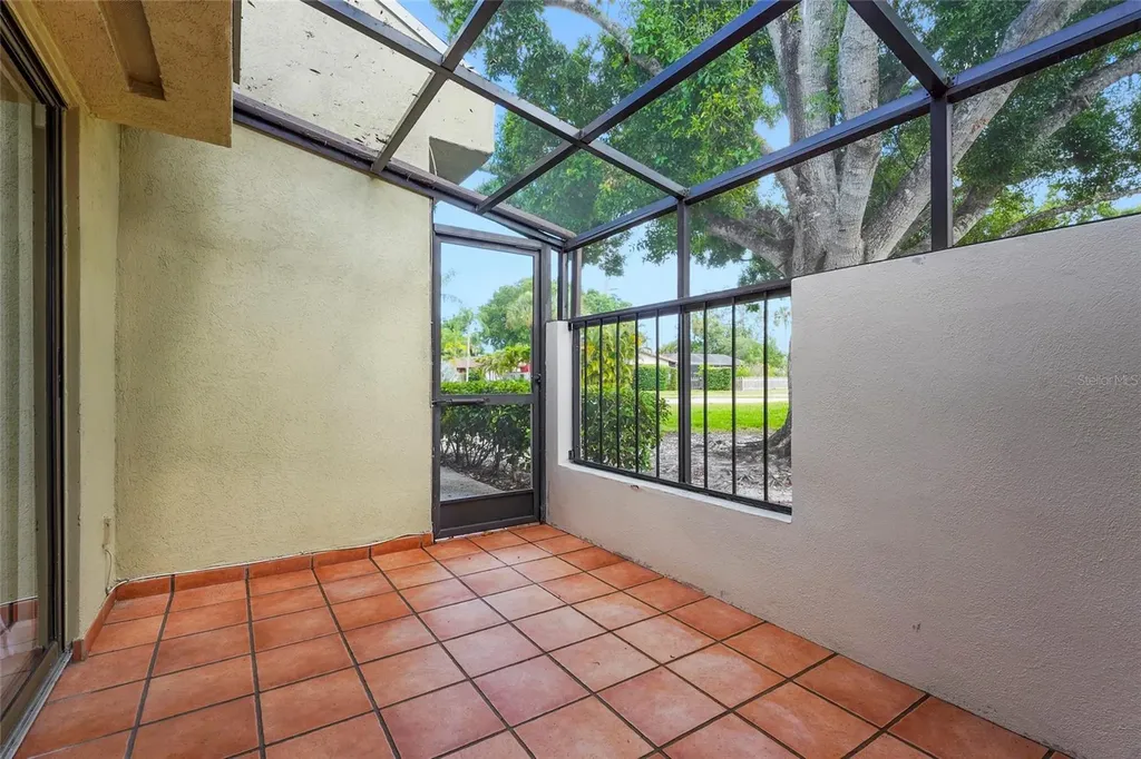 2383 Lakeside Mews Sarasota FL 34235
