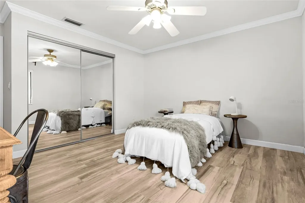 2383 Lakeside Mews Sarasota FL 34235