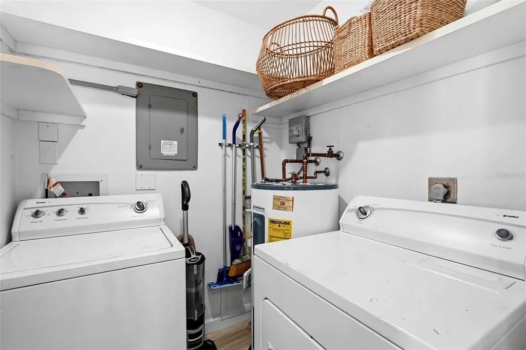 2383 Lakeside Mews Sarasota FL 34235
