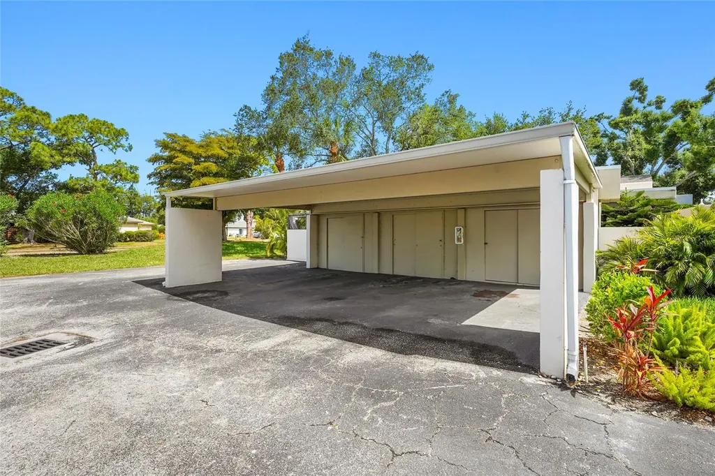 2383 Lakeside Mews Sarasota FL 34235