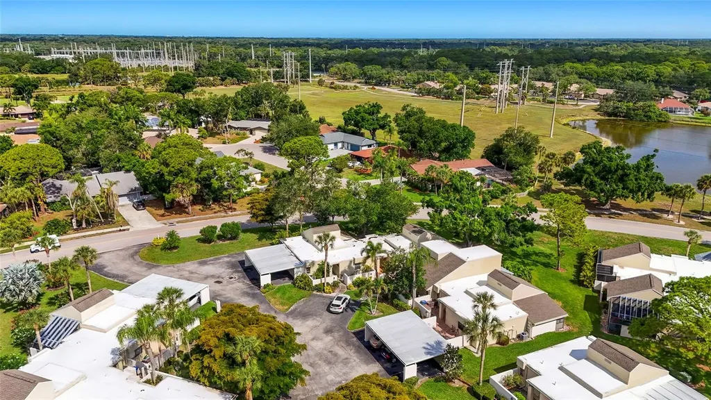 2383 Lakeside Mews Sarasota FL 34235