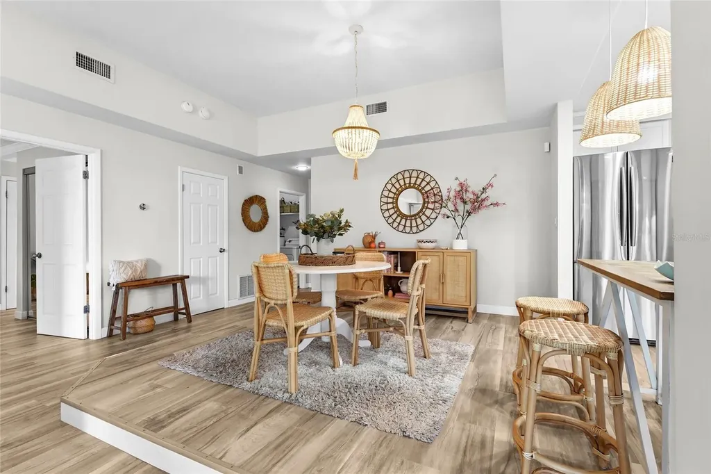 2383 Lakeside Mews Sarasota FL 34235