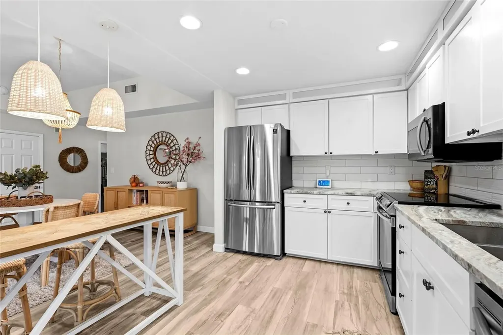 2383 Lakeside Mews Sarasota FL 34235