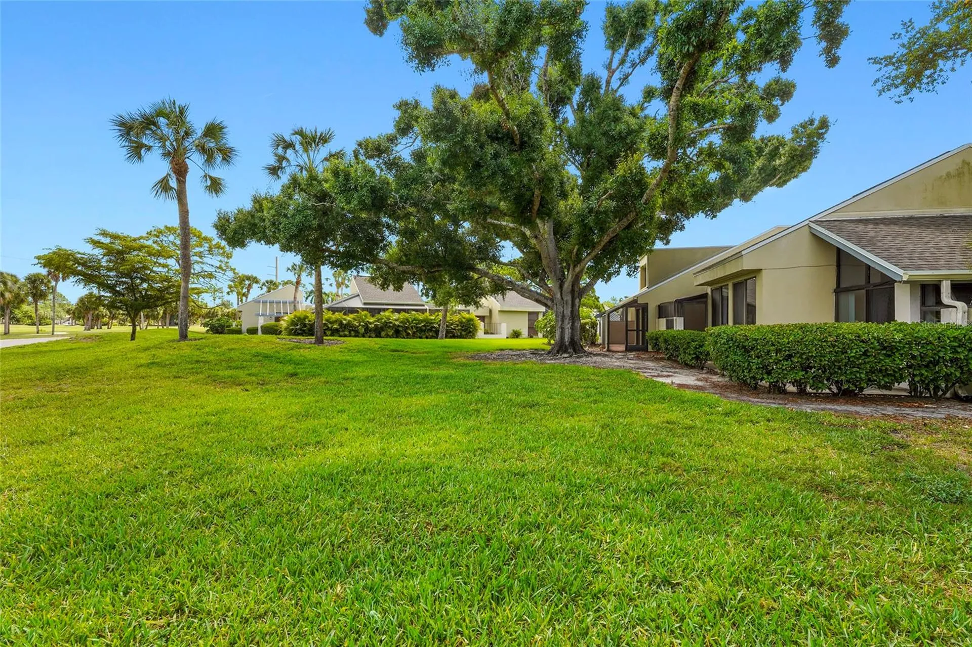 2383 Lakeside Mews Sarasota FL 34235