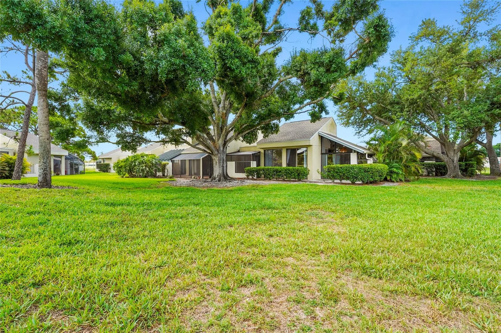 2383 Lakeside Mews Sarasota FL 34235
