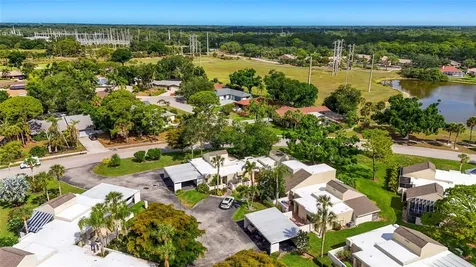 2383 Lakeside Mews Sarasota FL 34235