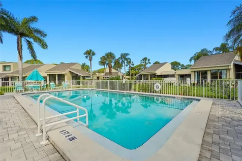 2383 Lakeside Mews Sarasota FL 34235