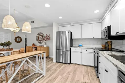 2383 Lakeside Mews Sarasota FL 34235