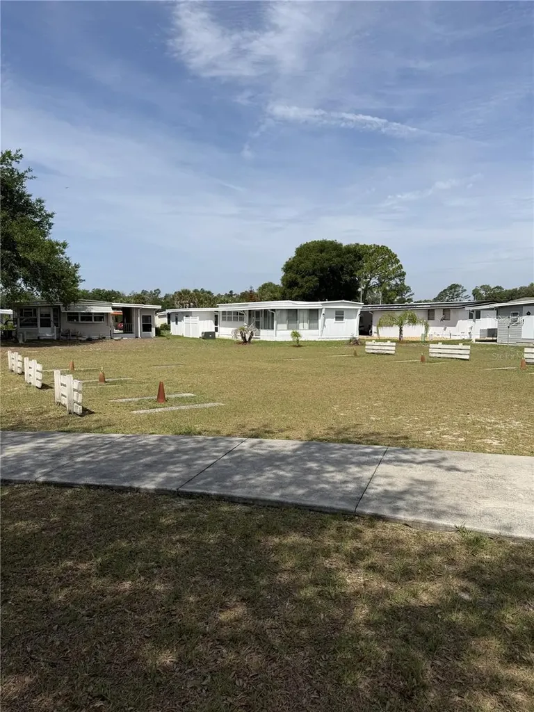 171 Paradise N Leesburg FL 34788