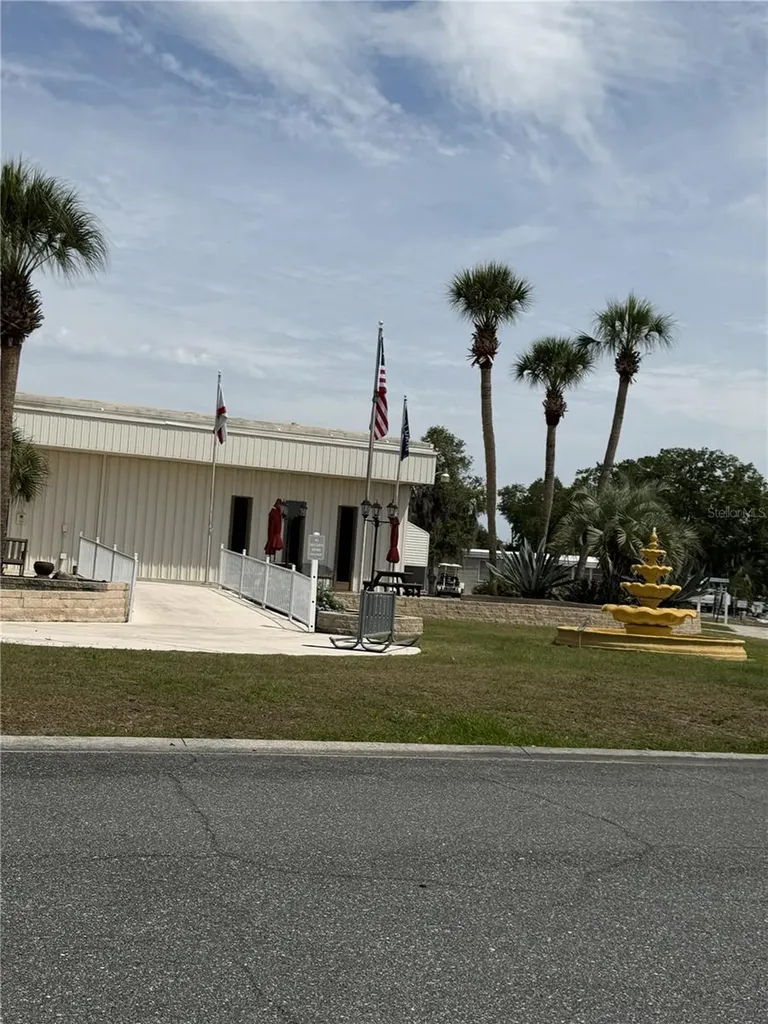 171 Paradise N Leesburg FL 34788