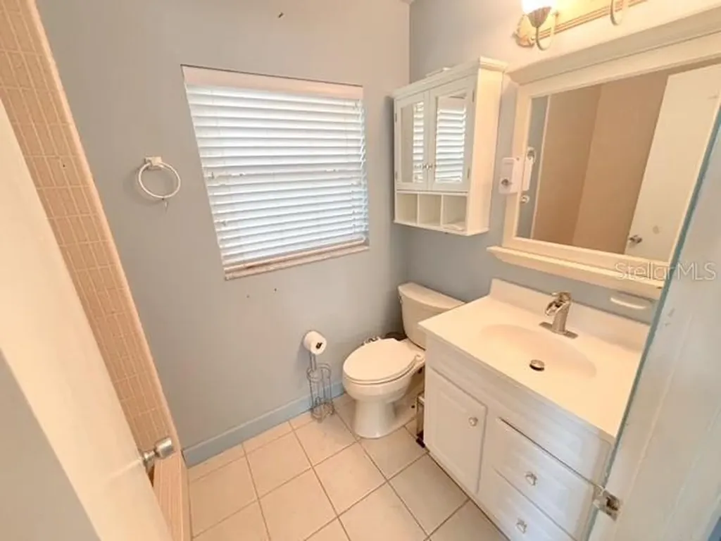 121 E Pine Street Howey In The Hills FL 34737