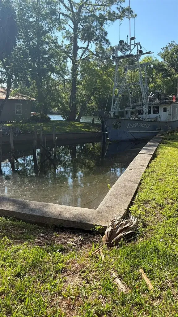6601 Riverside Drive Yankeetown FL 34498