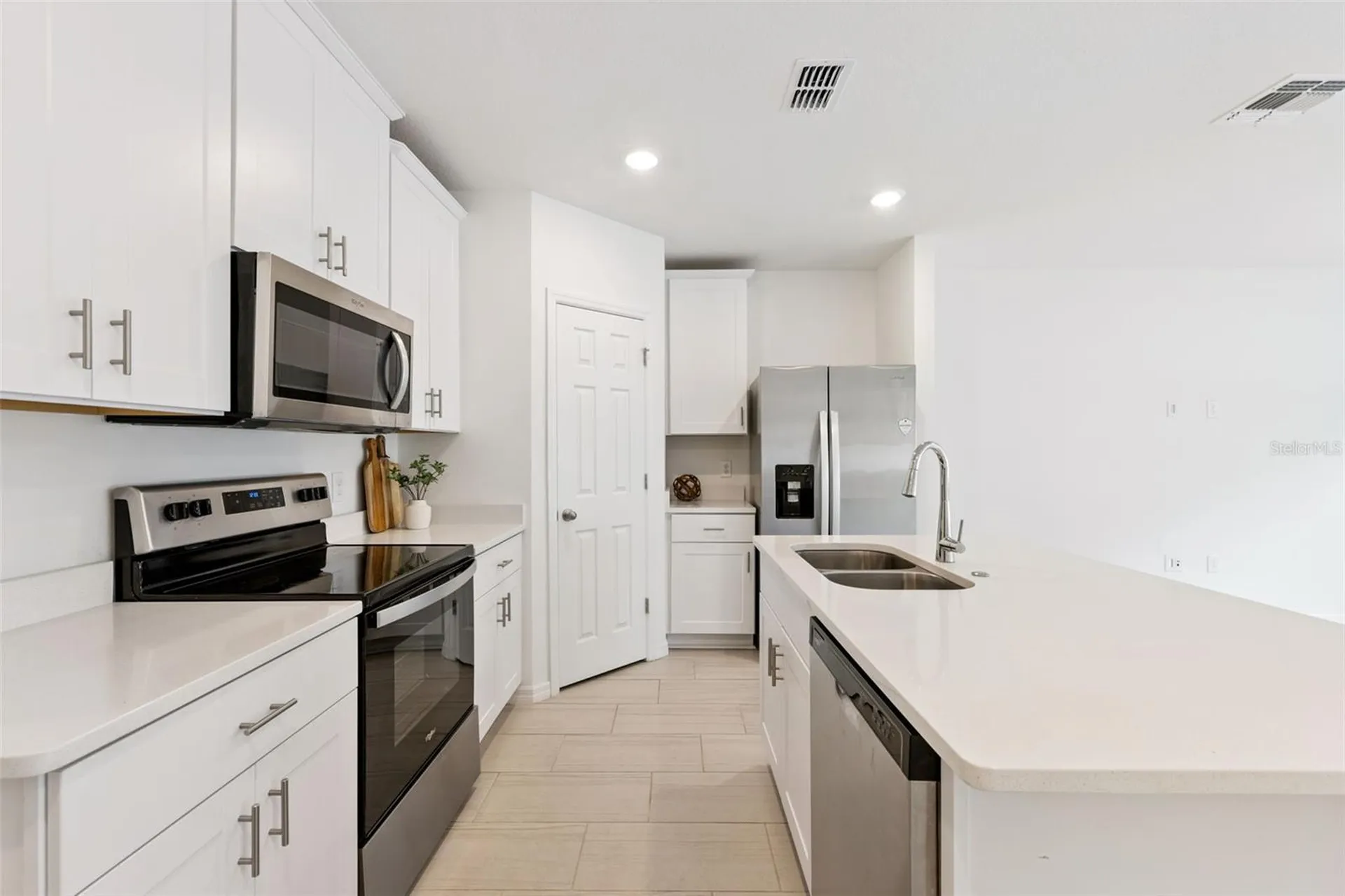 2097 Crape Jasmine Lane Orlando FL 32824