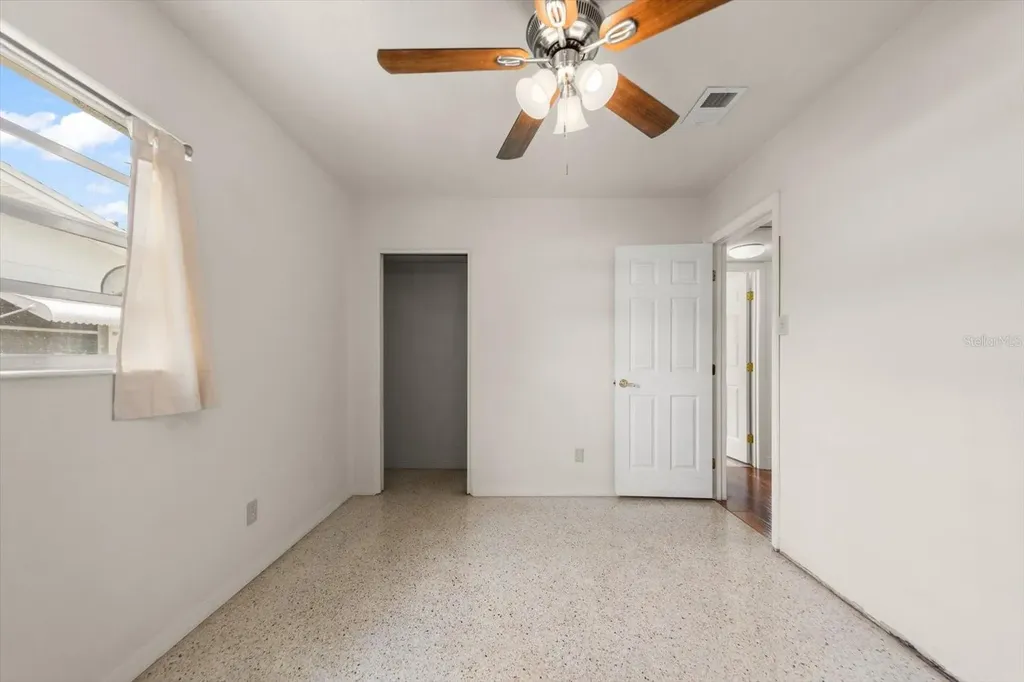 811 48th Avenue N St Petersburg FL 33703