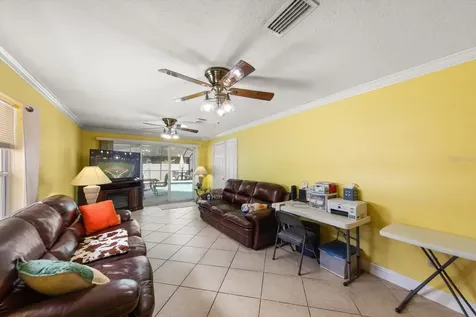 811 48th Avenue N St Petersburg FL 33703