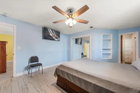 811 48th Avenue N St Petersburg FL 33703
