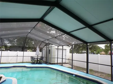 811 48th Avenue N St Petersburg FL 33703
