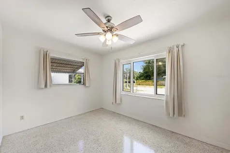 811 48th Avenue N St Petersburg FL 33703