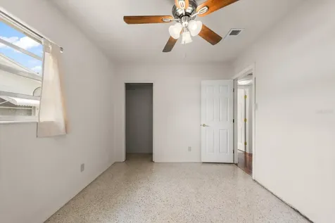 811 48th Avenue N St Petersburg FL 33703