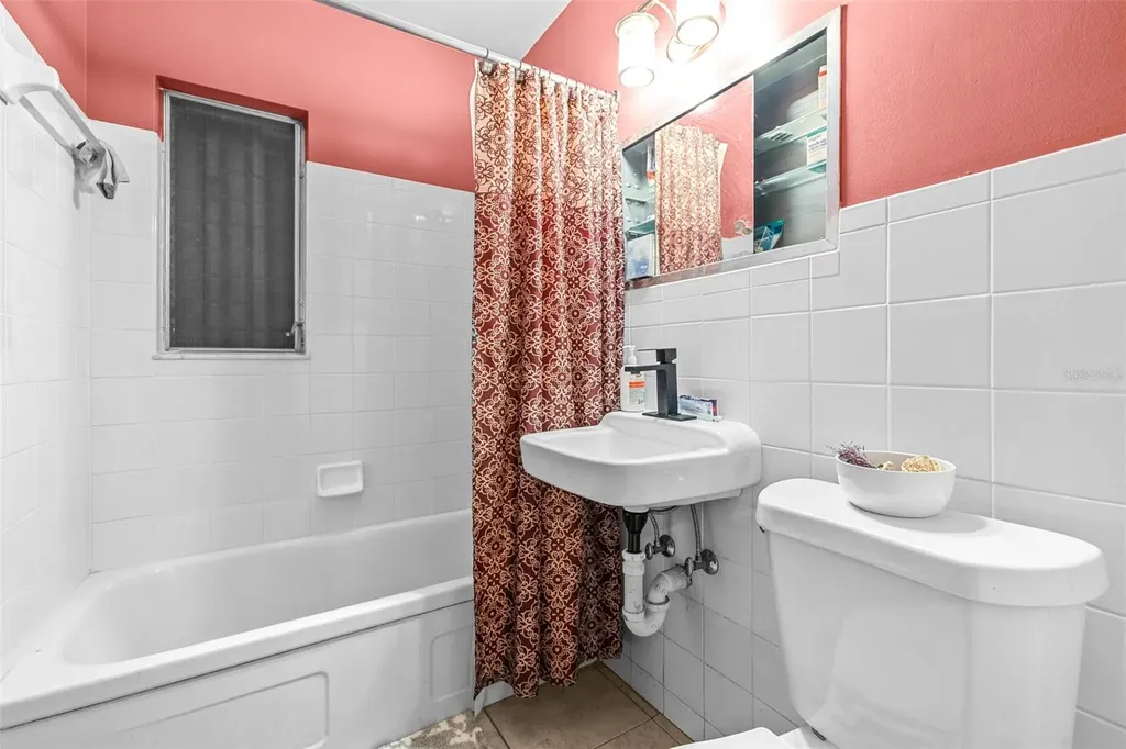 1907 27th Street W Bradenton FL 34205