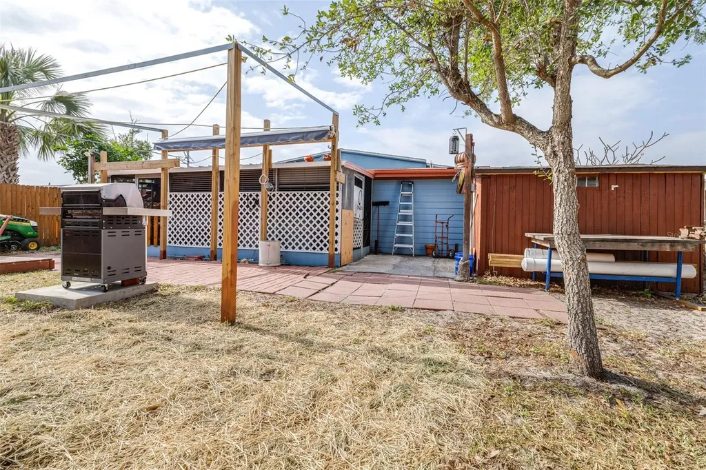 1907 27th Street W Bradenton FL 34205