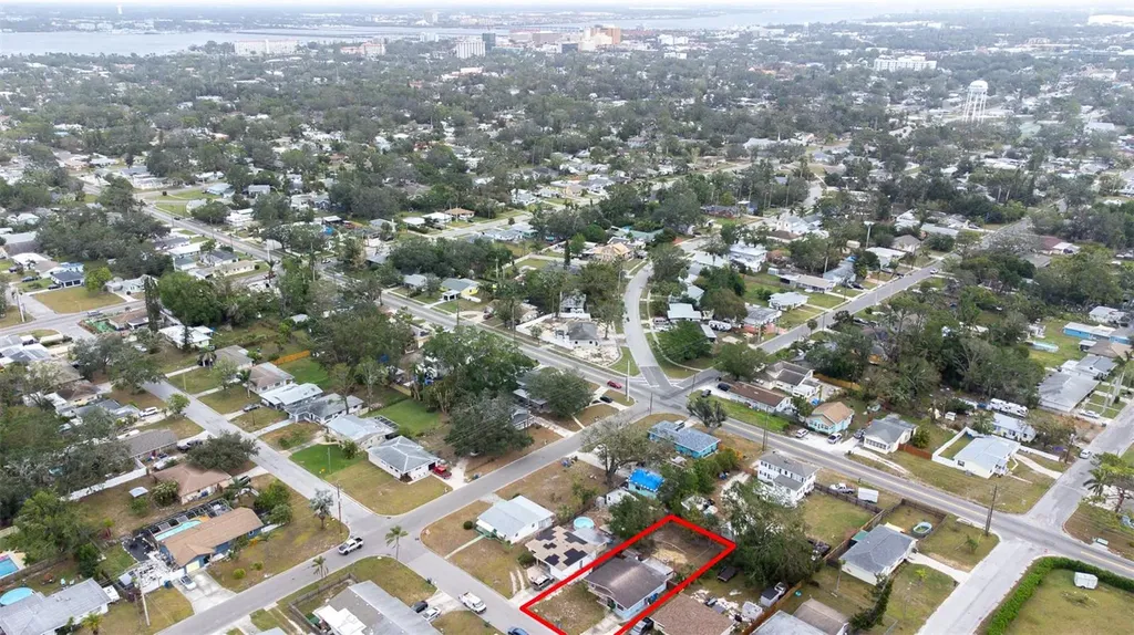 1907 27th Street W Bradenton FL 34205